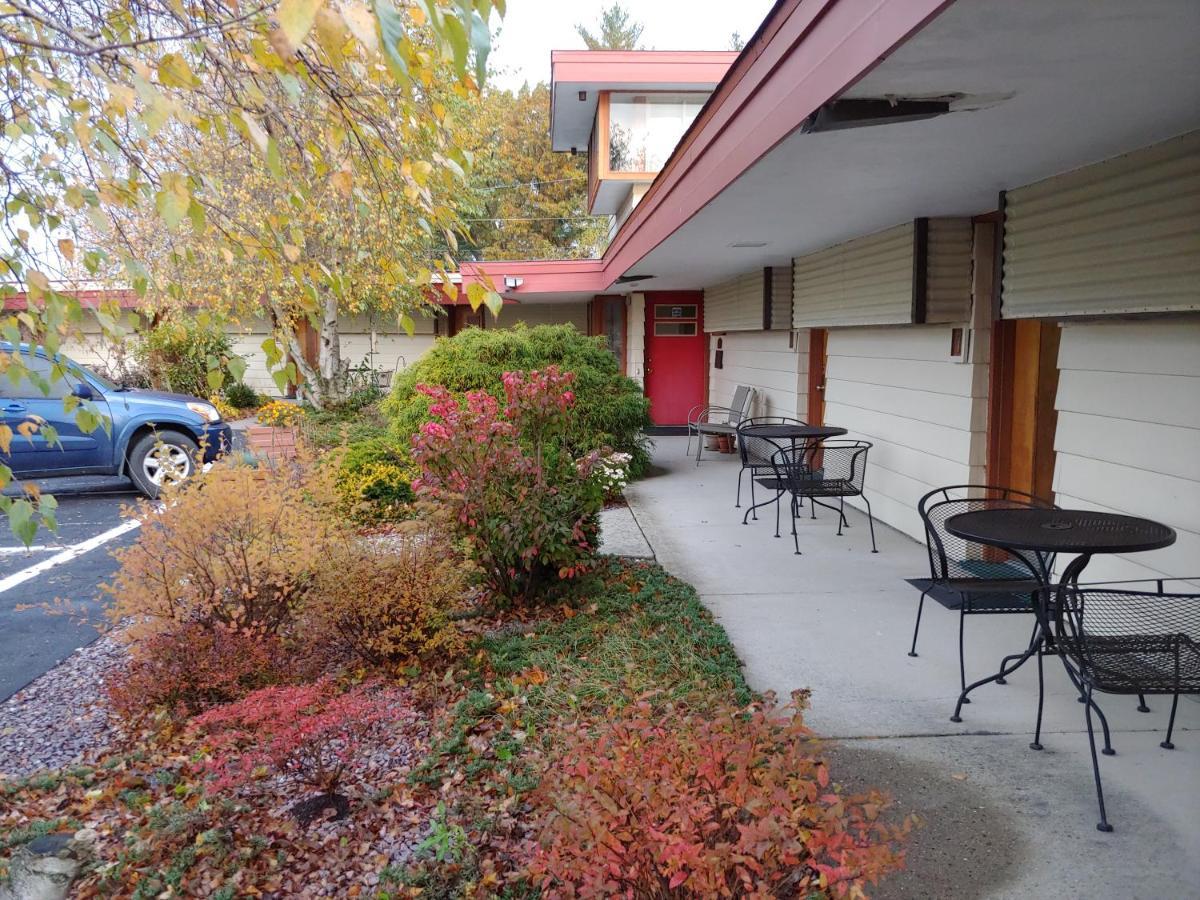 The Usonian Inn Llc Spring Green Esterno foto