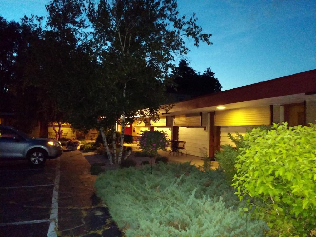 The Usonian Inn Llc Spring Green Esterno foto