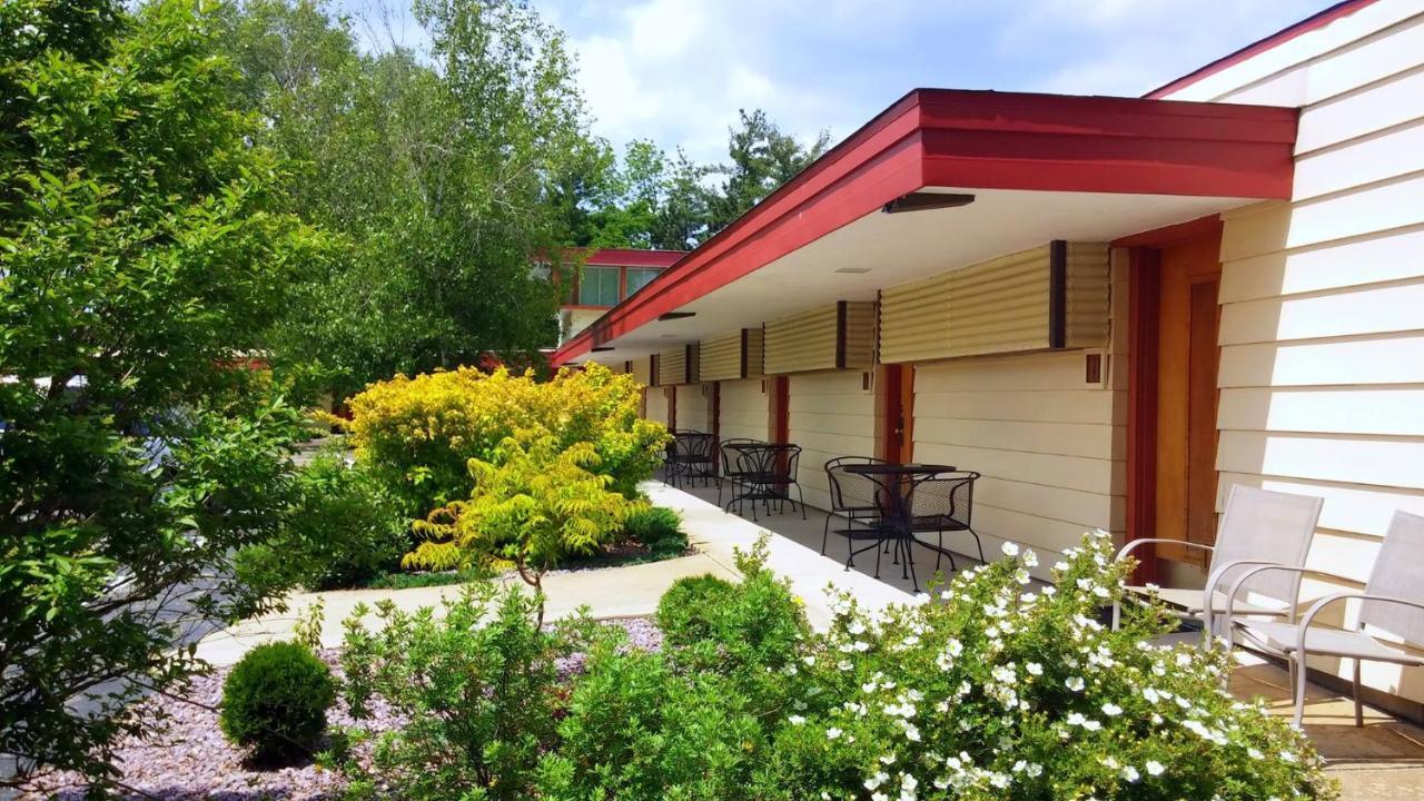 The Usonian Inn Llc Spring Green Esterno foto