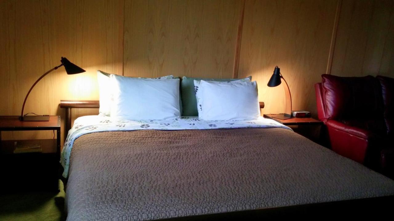 The Usonian Inn Llc Spring Green Esterno foto