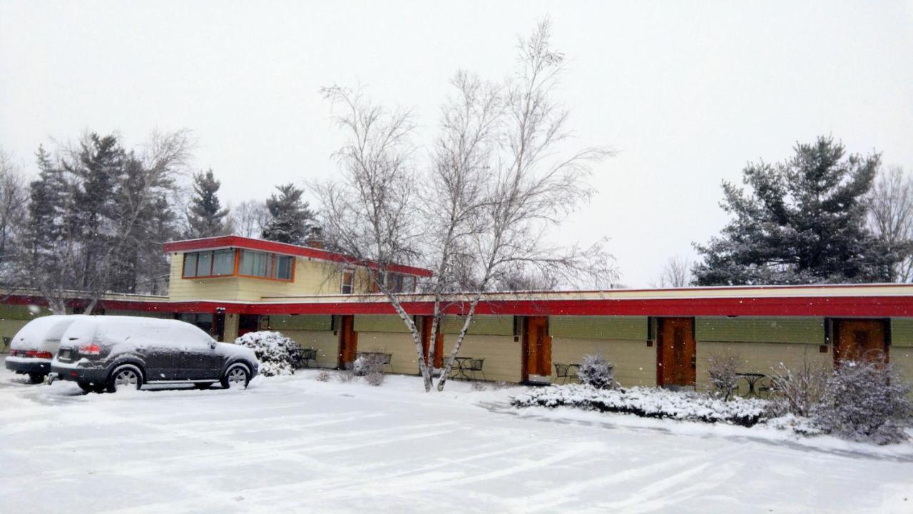 The Usonian Inn Llc Spring Green Esterno foto