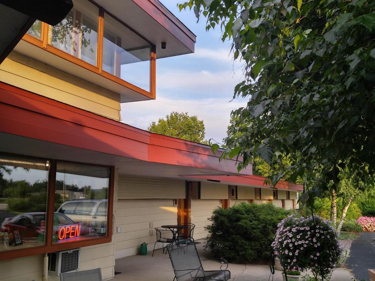 The Usonian Inn Llc Spring Green Esterno foto