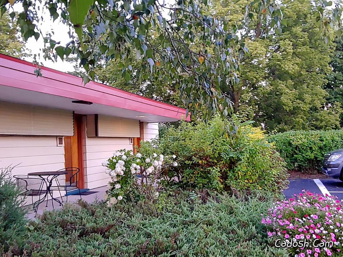 The Usonian Inn Llc Spring Green Esterno foto