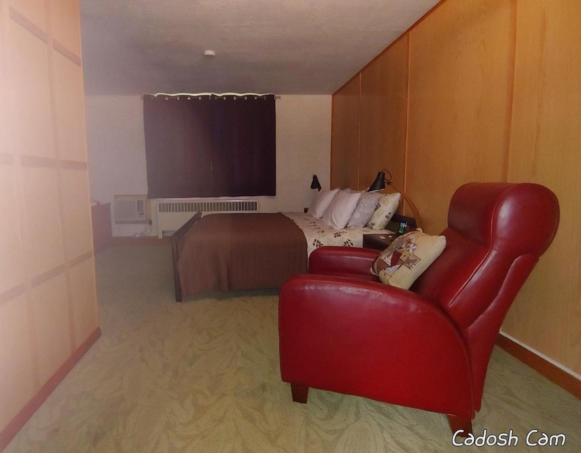 The Usonian Inn Llc Spring Green Esterno foto